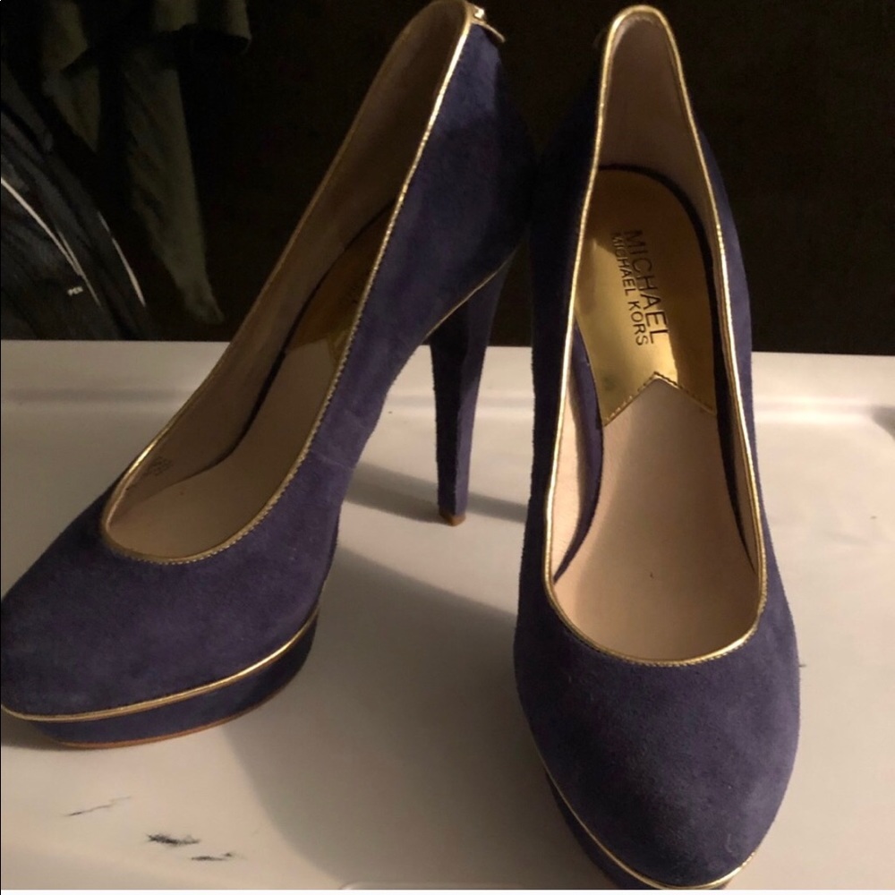Beautiful size 8 platform Michael Kors!!